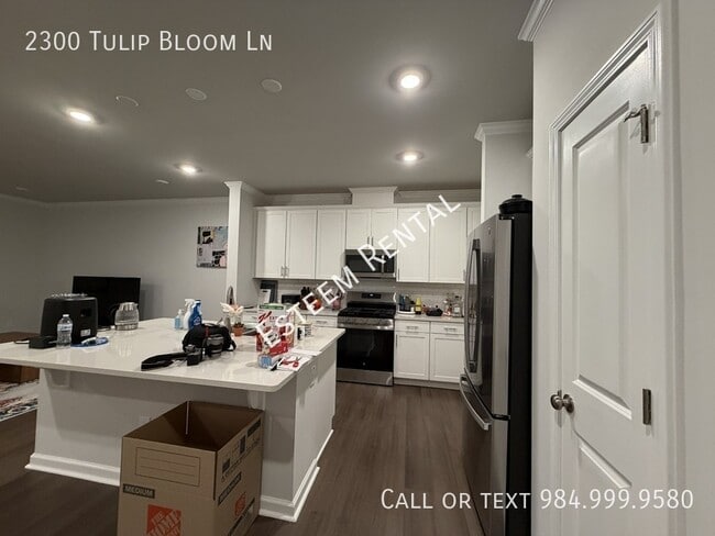 Building Photo - 2300 Tulip Bloom Ln