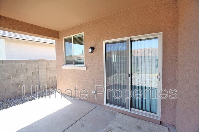 Building Photo - 11538 W Redfield Rd