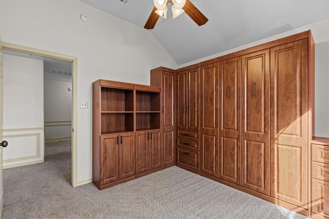 Building Photo - 209 Sarahs Ln