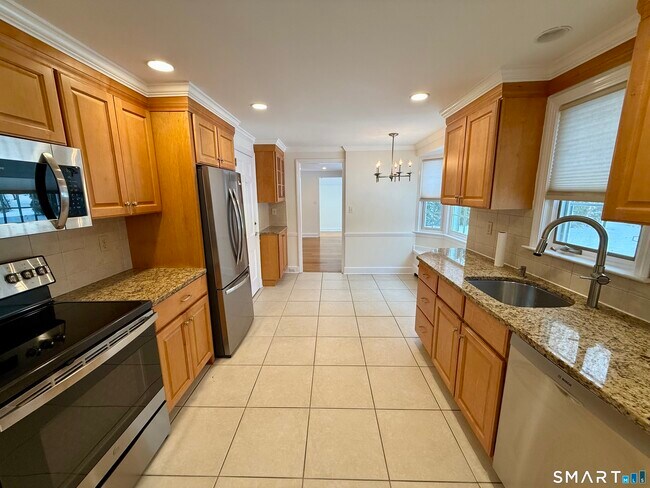 Building Photo - 16 Killian Ave