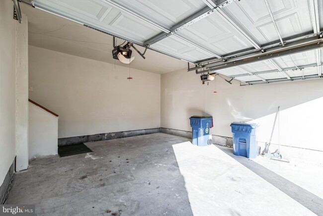 Building Photo - 215 Kemper Ct