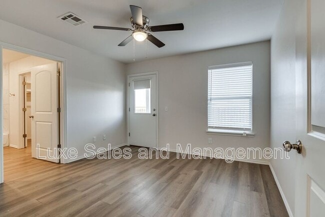 Building Photo - 10809 NW 119th St