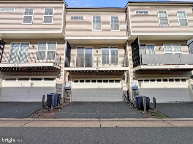 Building Photo - 8942 Dahlgren Ridge Rd