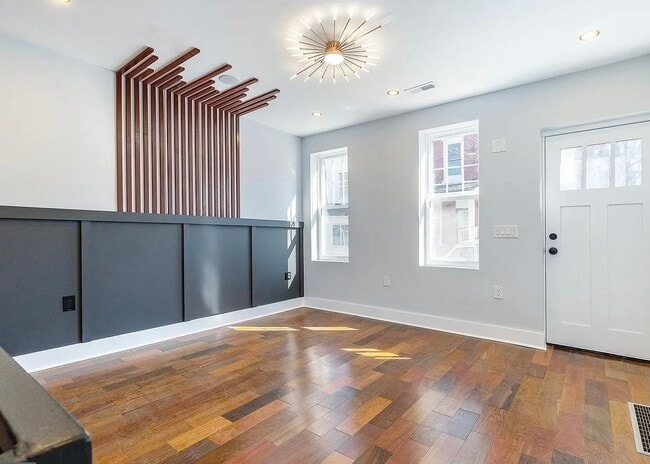 Building Photo - 9026 W Avalon Dr