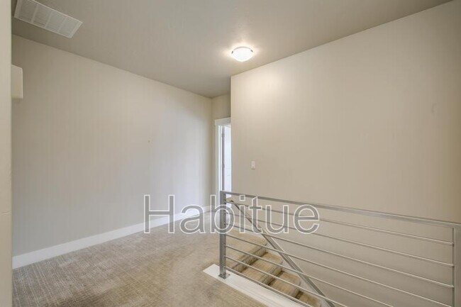 Building Photo - 2248 W Hill Terrace Ln