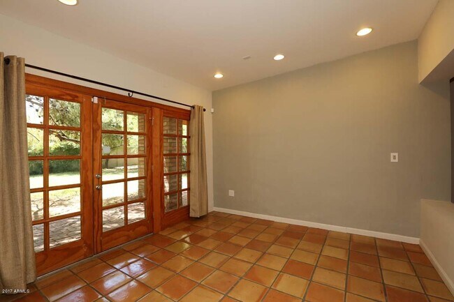 Building Photo - 5214 N 33rd St