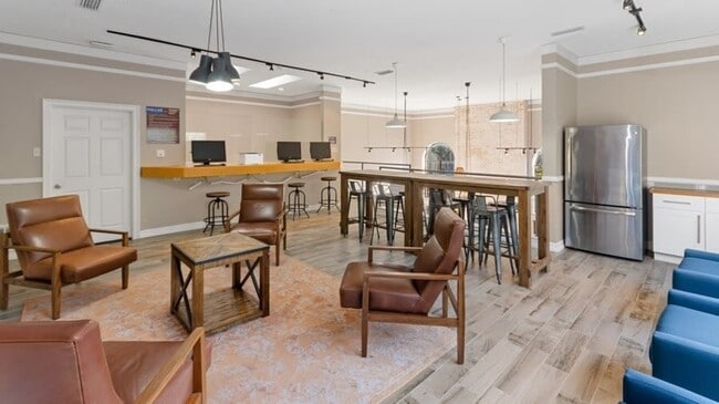 Building Photo - 18800 Lina St