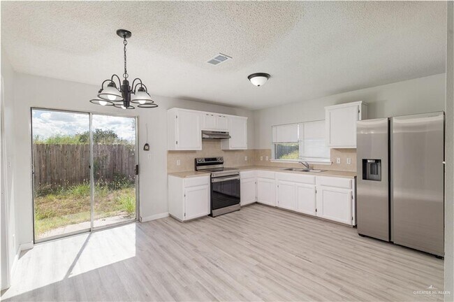 Building Photo - 17 West St