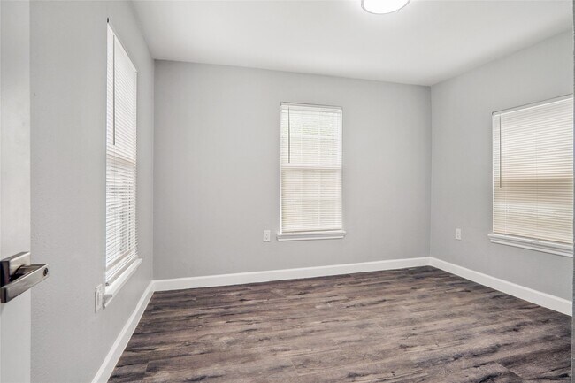 Building Photo - 4418 Galesburg St