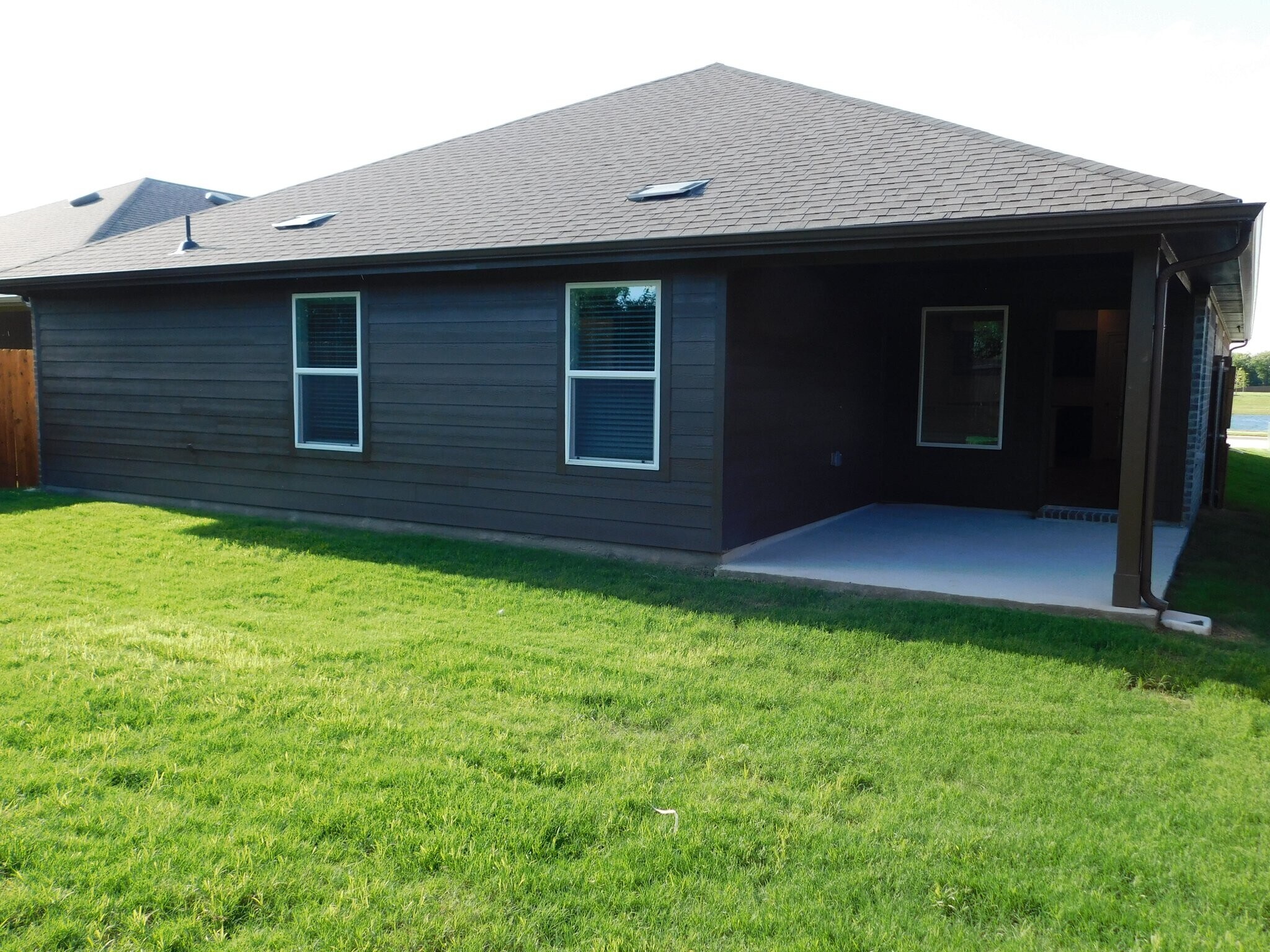 Building Photo - 841 Wild Rose Wy