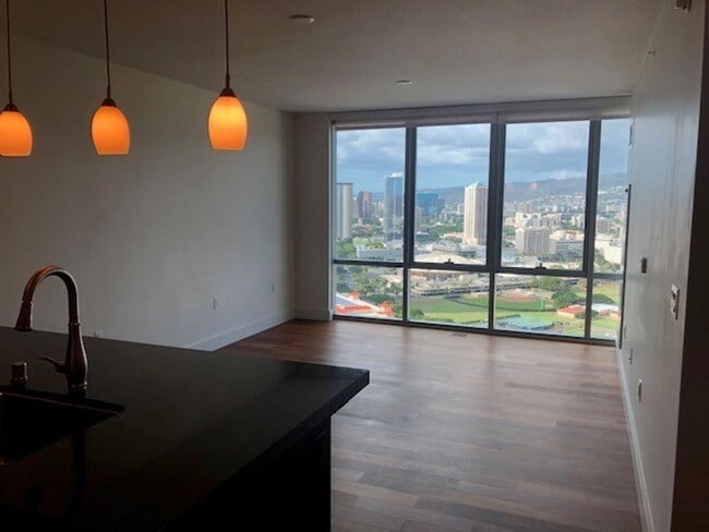 Building Photo - Waihonua - Luxury 1 Bedroom, 1-Bath, 1-par...