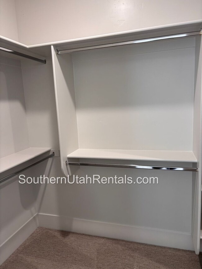 Building Photo - Beautiful 4 bed | 3 Bath | 3 Car Garage of...