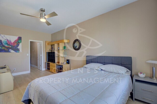 Building Photo - One of a kind, GREAT floorplan in Twelve B...
