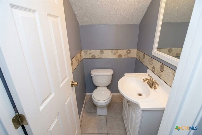 Building Photo - 1225 Westway Cir
