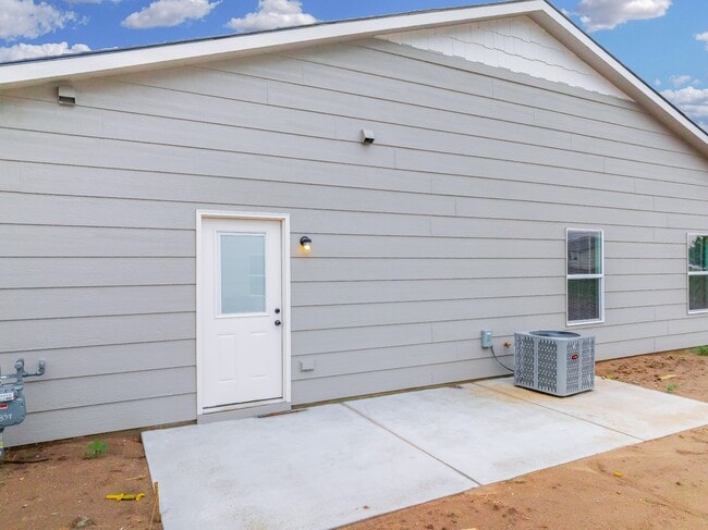 Building Photo - 12717 W Cowboy St