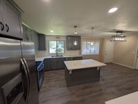 Building Photo - 3 bedroom 2 bath Pet-Friendly House with Amazing Backyard!