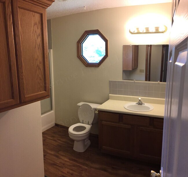 Building Photo - 3 Bed 1 Bath REMODELED House For Rent in M...
