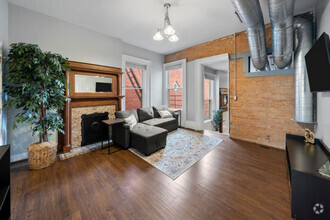 Building Photo - 835 Dayton St
