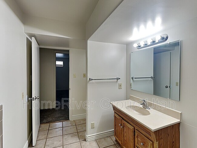 Building Photo - 233 Odell Lane 100 N