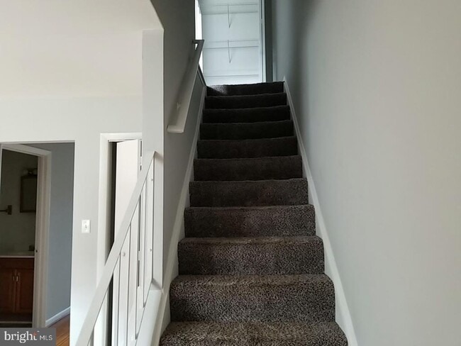 Building Photo - 142 Grand Dr