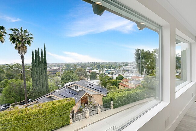 Building Photo - 11354 Sunshine Terrace