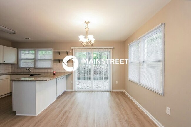 Building Photo - 4 Bedroom Pet-Friendly Home in Charlotte, ...