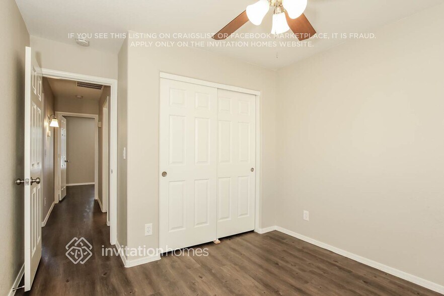 Building Photo - 2602 E Helena Dr