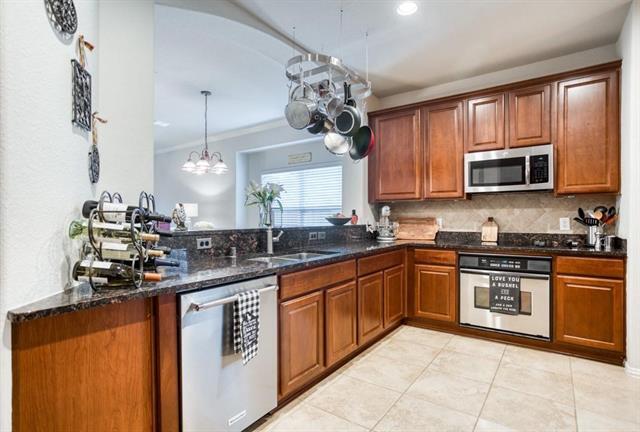 Building Photo - 11550 Henderson Dr