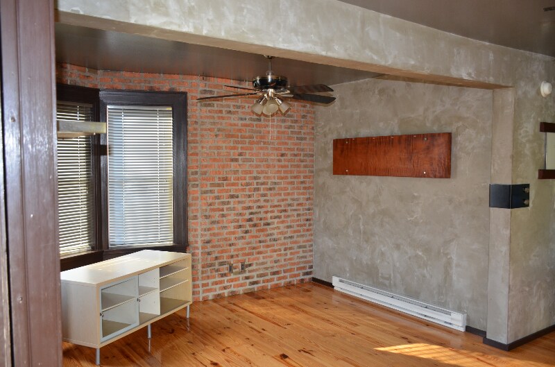 Building Photo - 901 Hepburn St