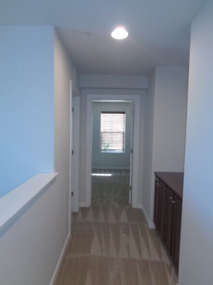 Building Photo - 200 Candela Cir