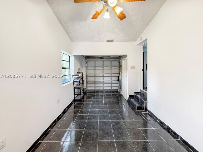 Building Photo - 3128 Coconut Grove Dr