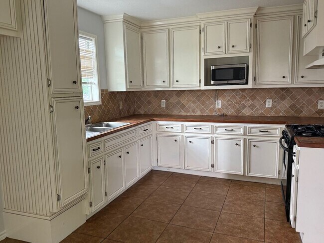 Building Photo - 6219 Frisco