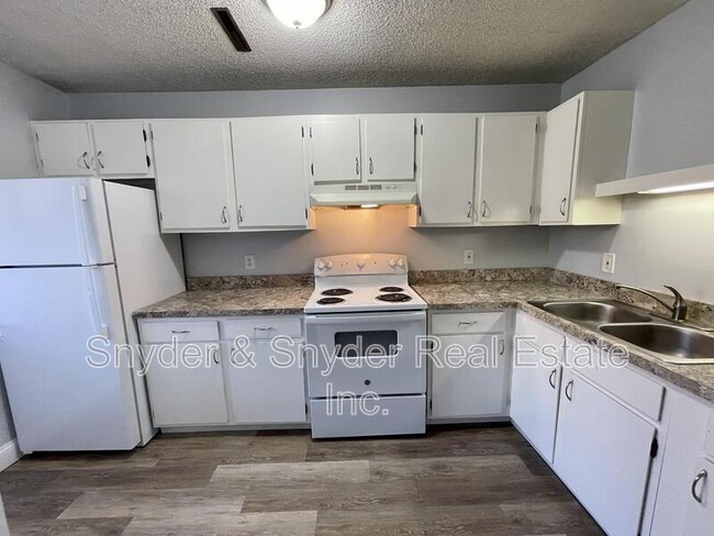 Building Photo - 2605 Terrace Ave