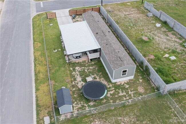 Building Photo - 20 Felicidad Ave