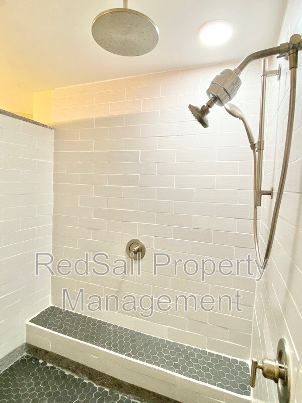 Building Photo - 256 R Hunts Neck Rd