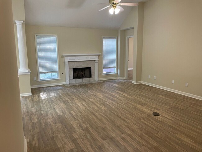 Building Photo - 618 Ridge Park Dr