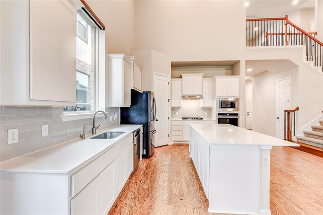 Building Photo - 2916 Zelma Dr