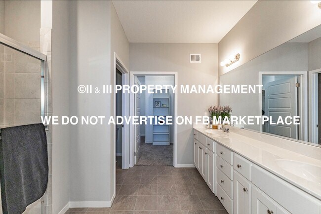 Building Photo - 12566 S Canyon Dr