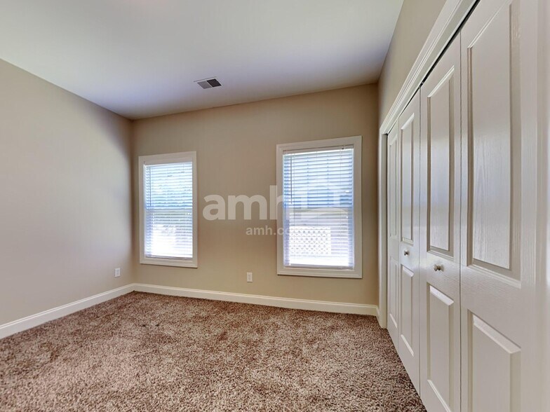 Building Photo - 8503 Sentry Cir