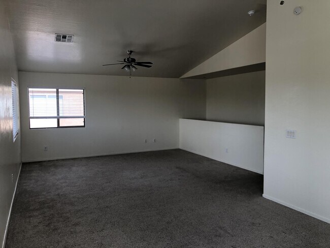 Building Photo - 24752 N Good Pasture Ln