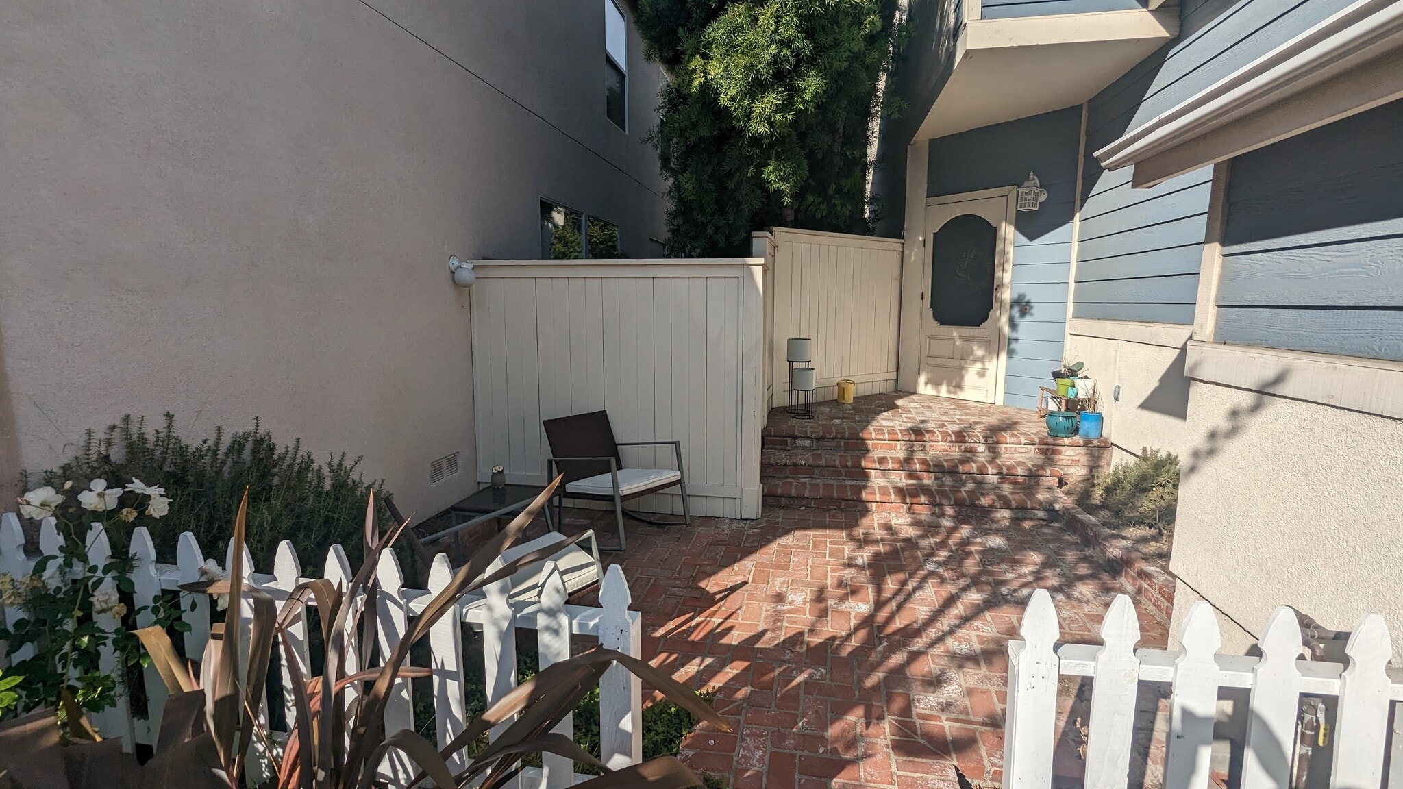 Front Patio - 1554 Plymouth Ln