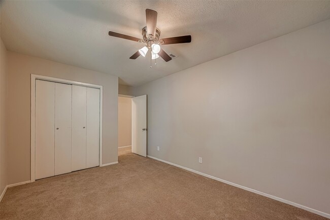 Building Photo - 505 Stoneledge Dr