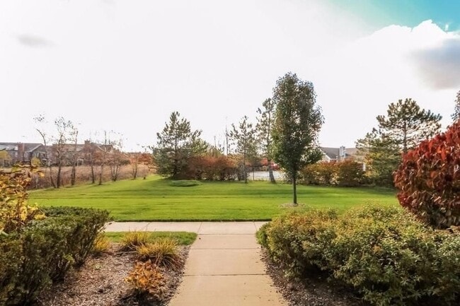 Building Photo - 3370 Endsleigh Ln