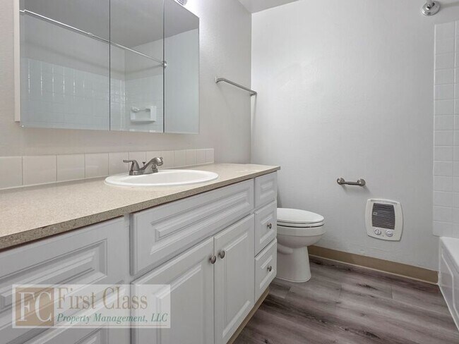 Building Photo - 3648 SW Beaverton Hillsdale Hwy