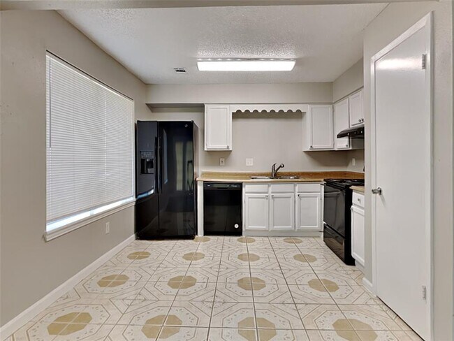 Building Photo - 7434 Tetela Dr