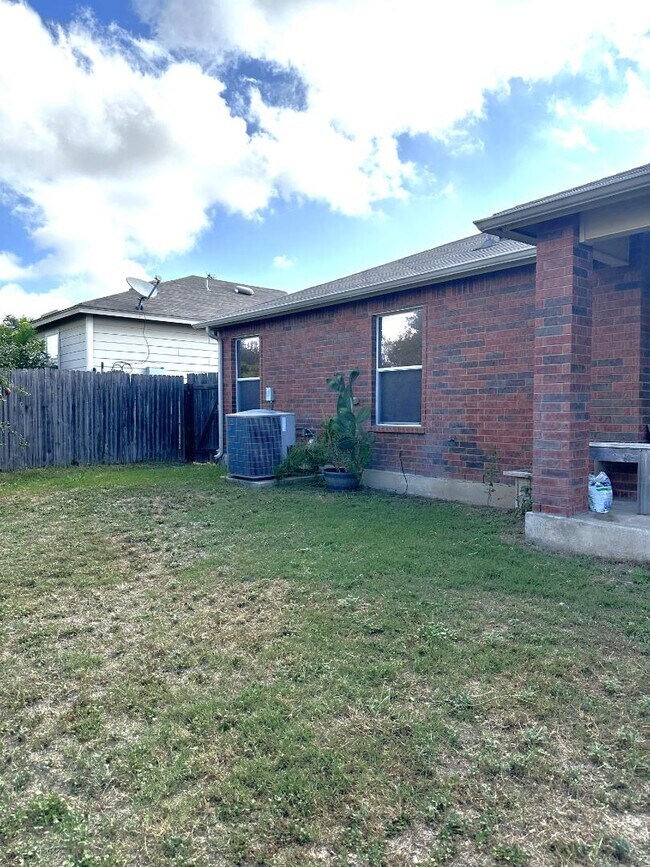 Building Photo - 7727 Barhill Post