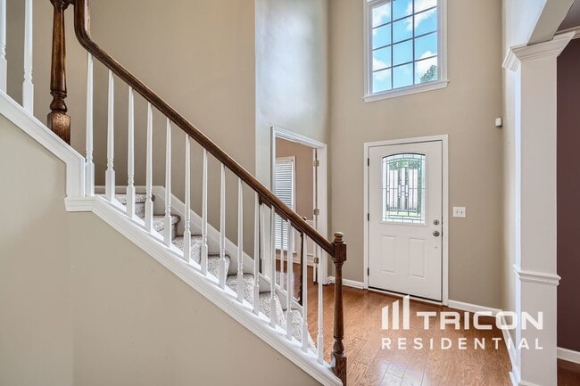 Building Photo - 1315 Bridle Path Dr