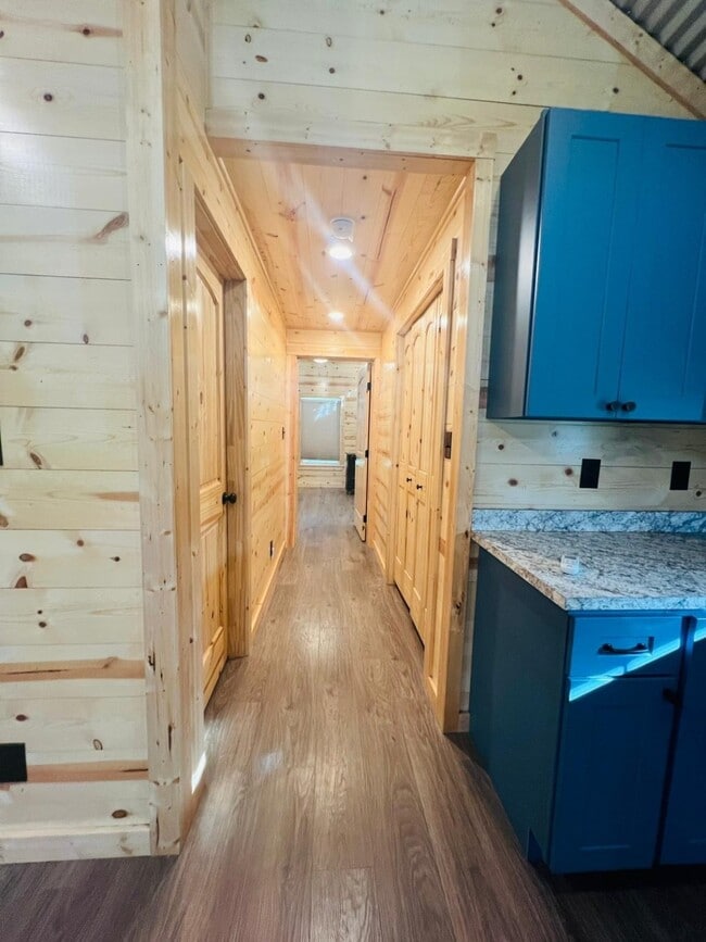 Building Photo - 2019 Frazer Dr