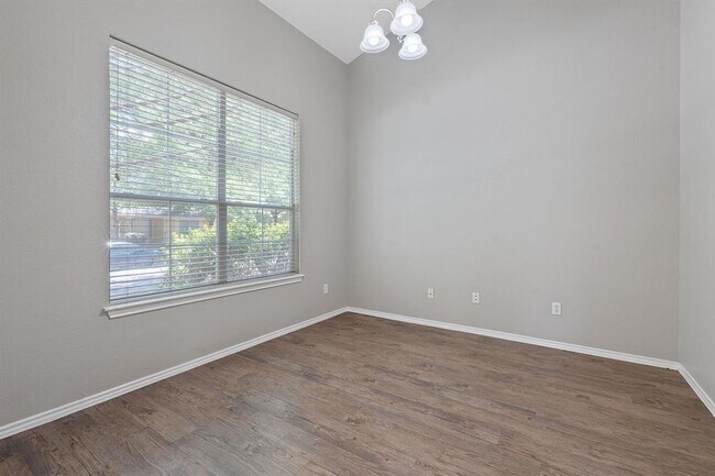 Building Photo - 149 Steele