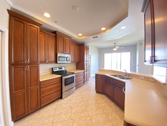 Building Photo - Minutemen